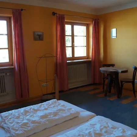 Schiff - Hostel Bihlerdorf