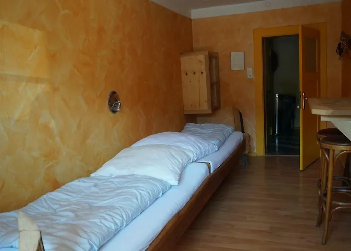 Hostel Schiff -