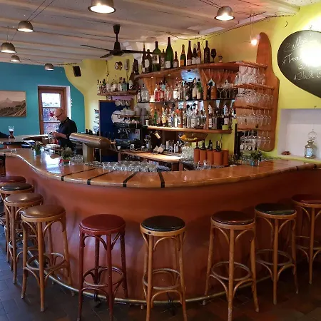 Hostel Schiff - *