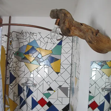 Albergue Schiff - *
