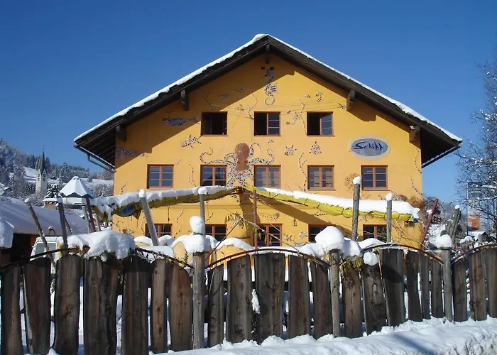 Hostel Schiff - *